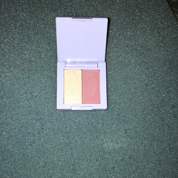 Ambitious Eyeshadow Duo in Rose and Crushed New/Opened only for picture - Picture 1 of 1